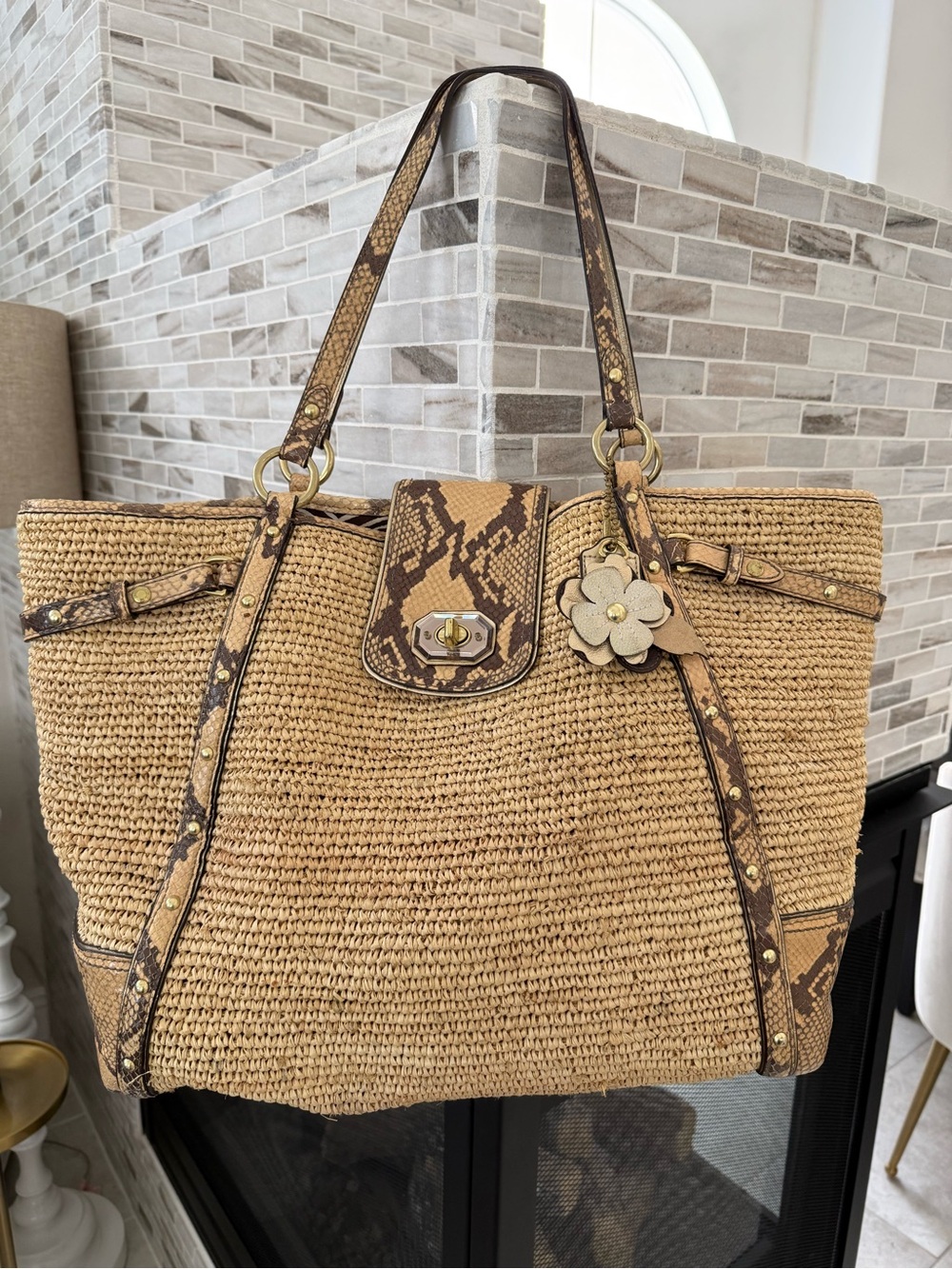 COACH- authentic Straw Tote 16838